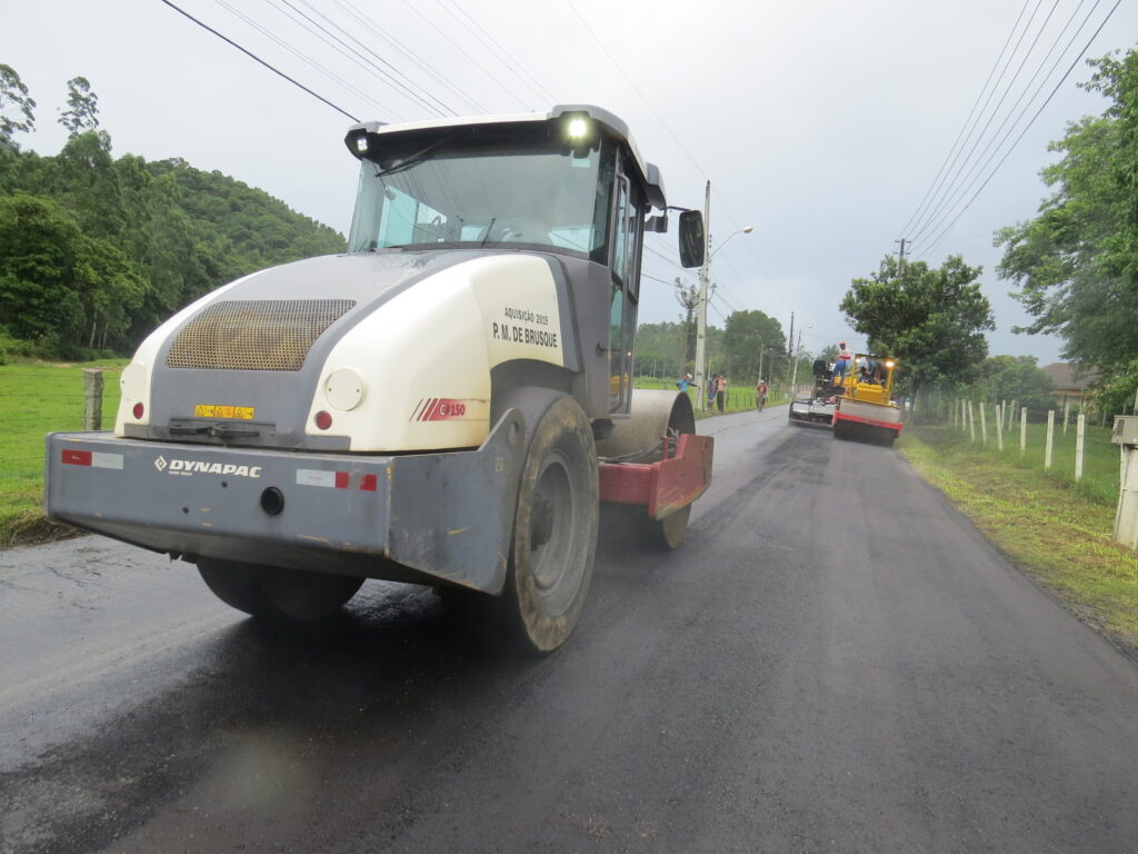 Rua Otaviano Rosa recebeu reparos através do programa Asfalto Novo
