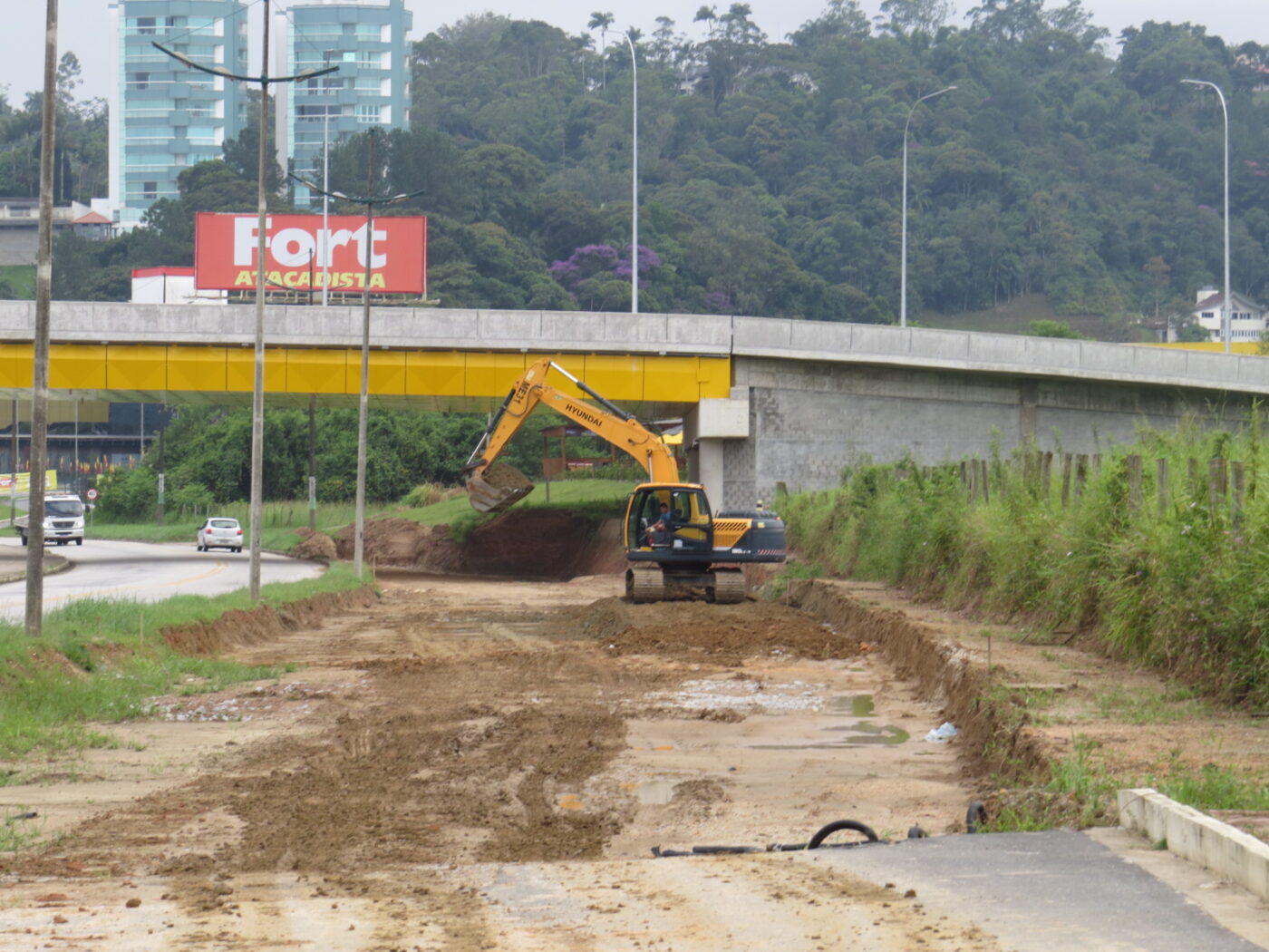 Vias de acesso e entorno da Ponte Arquiteta Andréa Volkmann continuam avançando