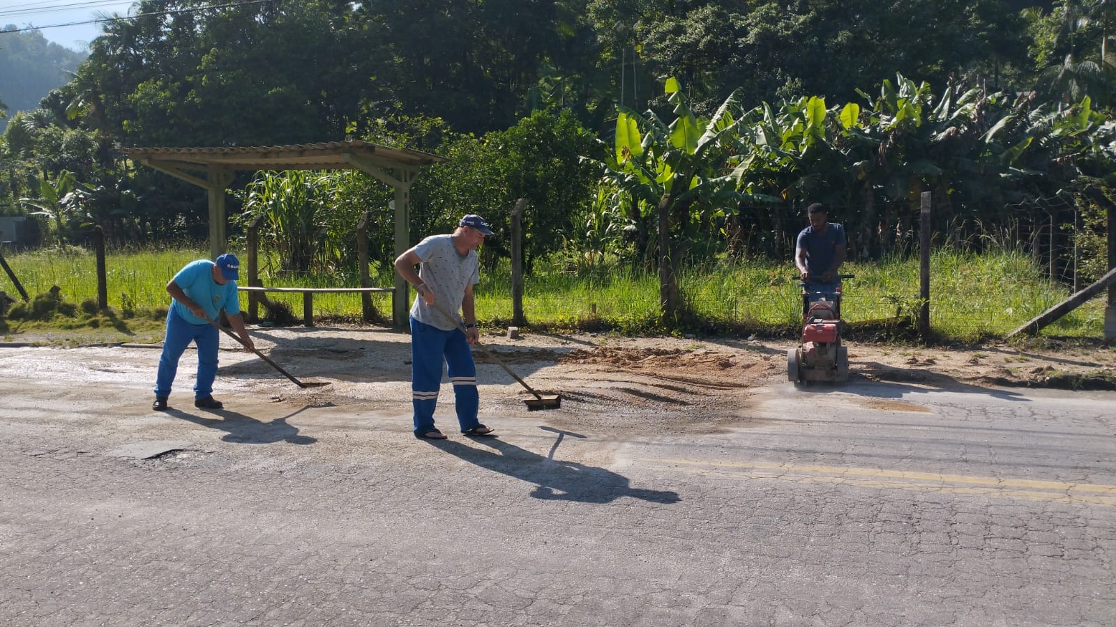 Programa Asfalto Novo traz operação de recapeamento na rua David Hort