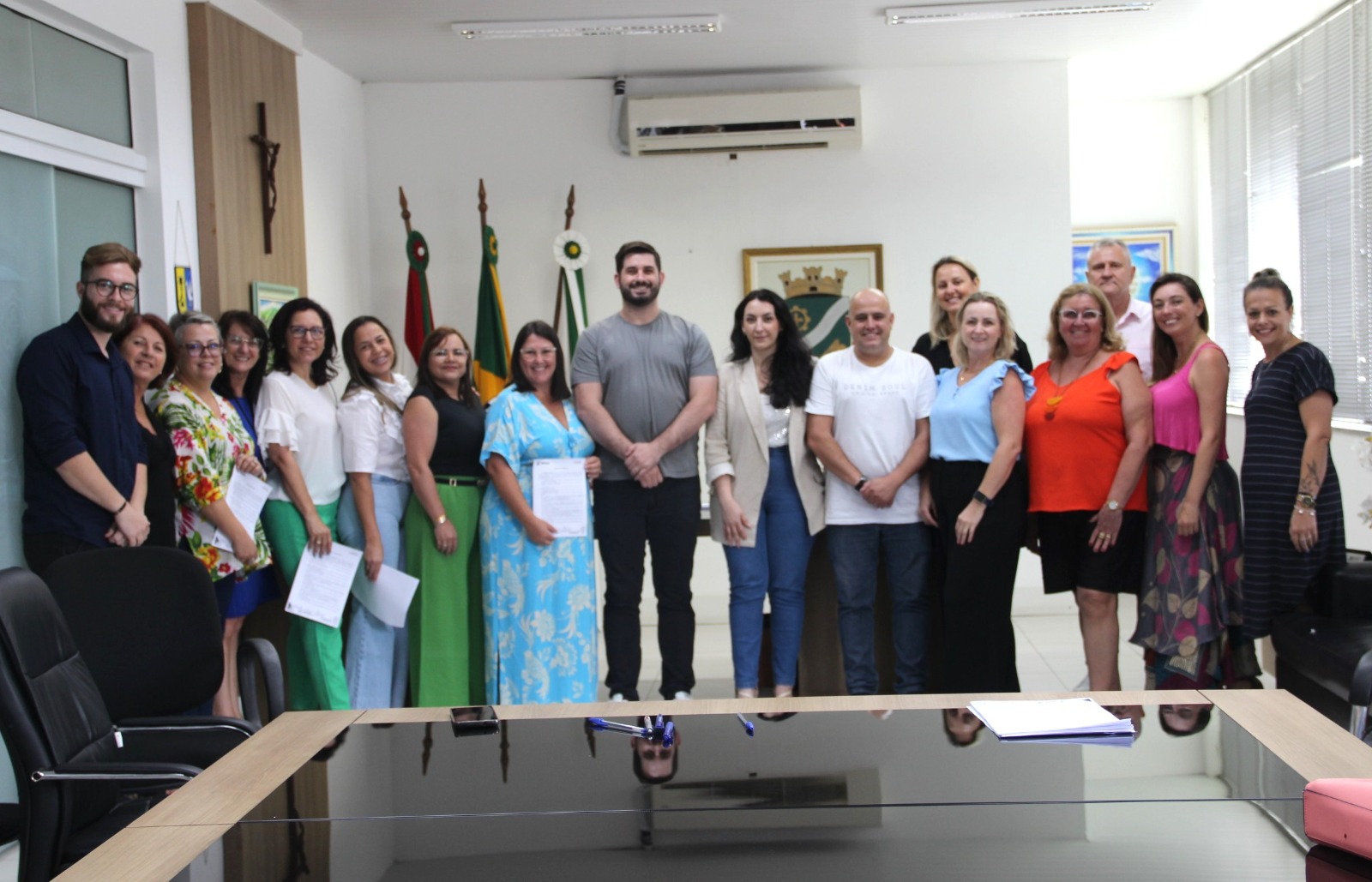 Novos diretores escolares da rede municipal de Brusque tomaram posse nesta sexta-feira (02)