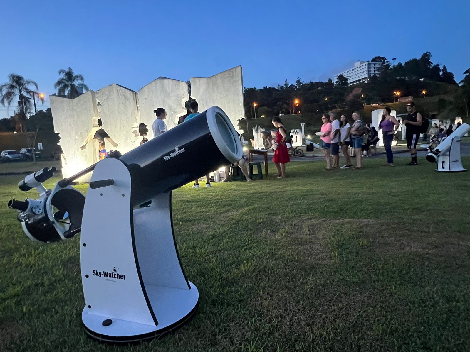 Neste sábado (17) tem observação da Lua no Parque das Esculturas