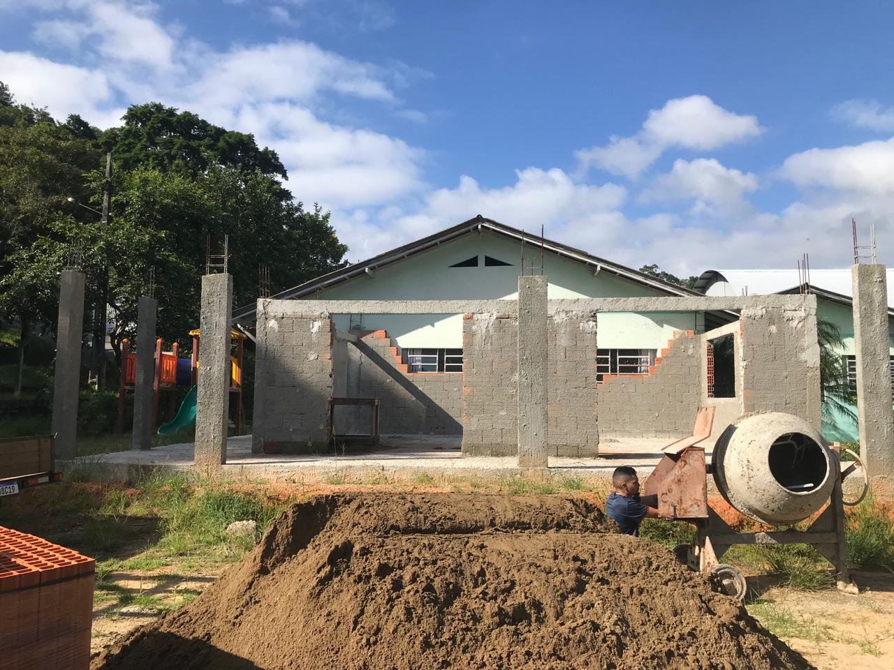 Retomadas as obras na Escola de Ensino Fundamental Doutor Carlos Moritz, no bairro Zantão