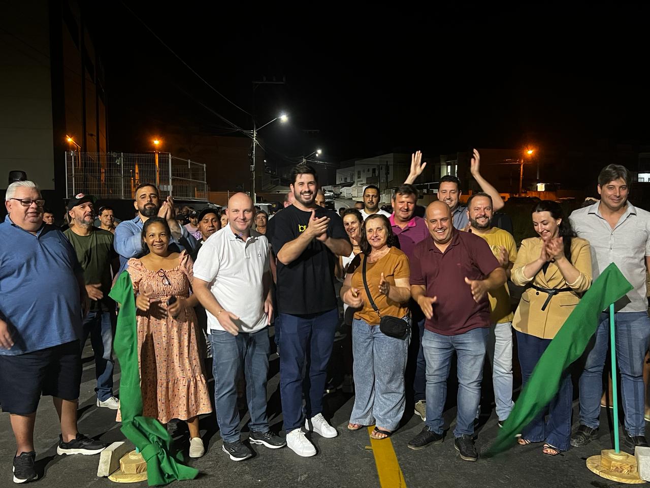 Inaugurada pavimentação de uma das principais vias do bairro Rio Branco