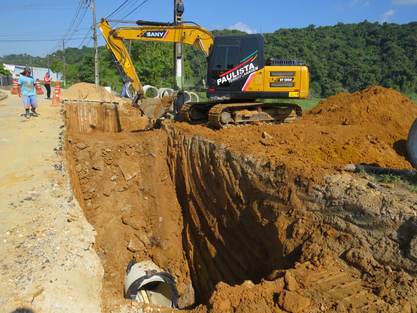 Avenida Beira-Rio, no trecho do Dom Joaquim, é interditada para obras de drenagem