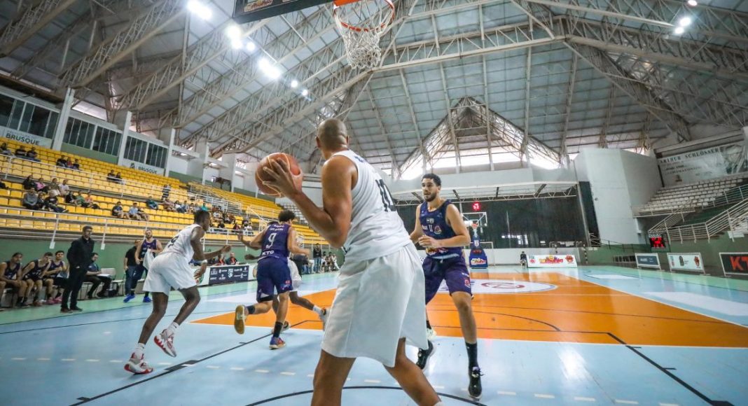 Chicago e Los Angeles disputa a final do municipal de Basquete