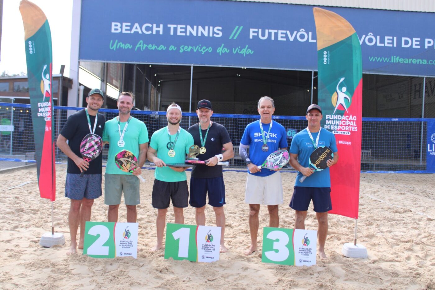 Disputas dos Jogos Comunitários de Brusque iniciam com o Beach Tennis