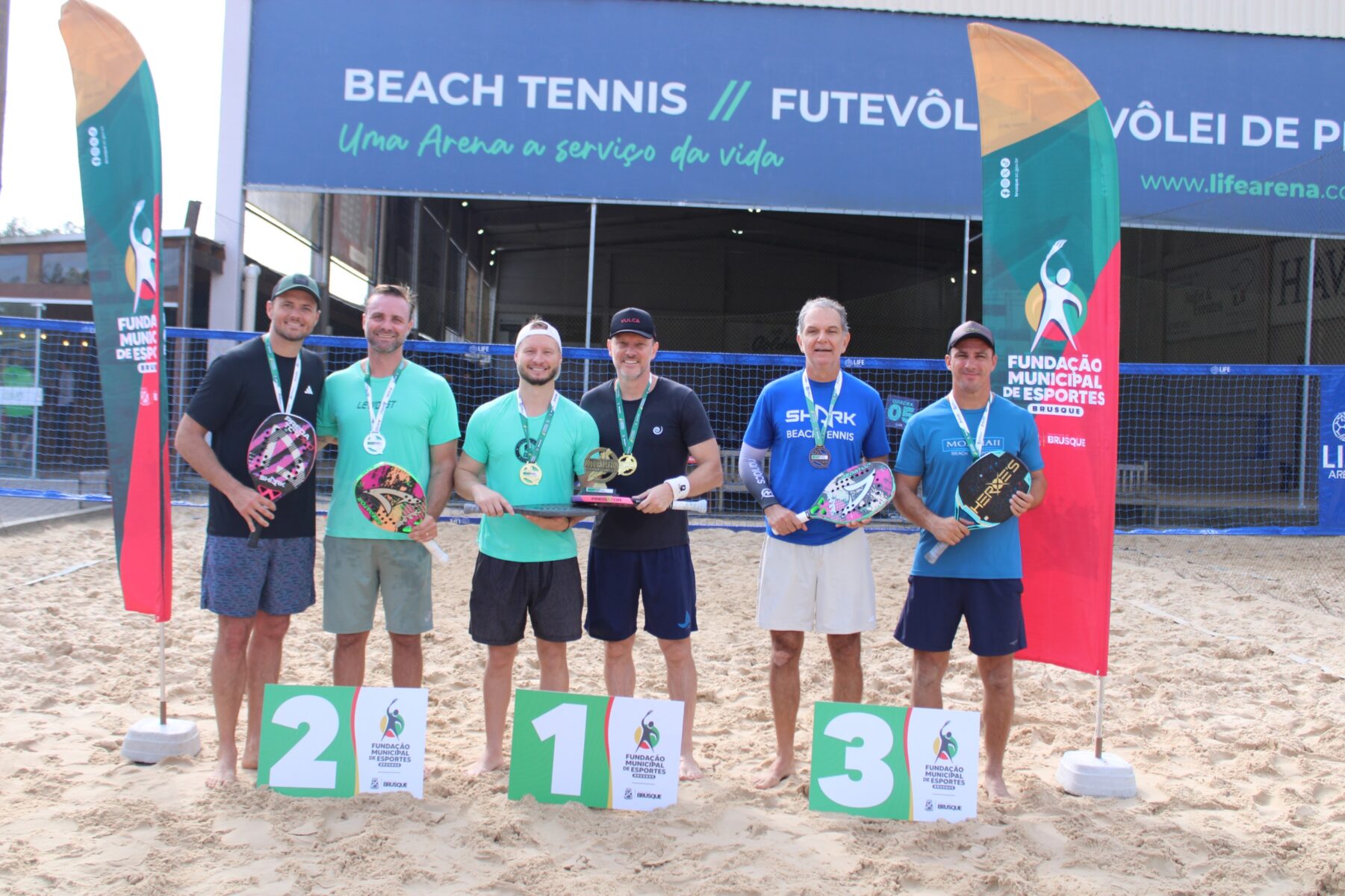 Disputas dos Jogos Comunitários de Brusque iniciam com o Beach Tennis