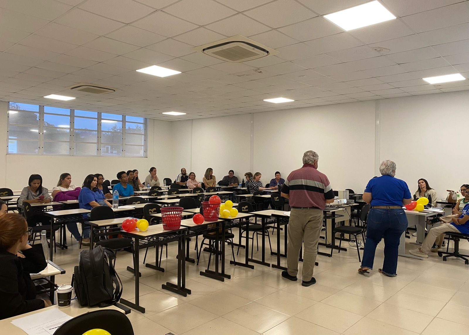 Palestra na Uniasselvi destaca importância do uso racional de medicamentos nas unidades de saúde